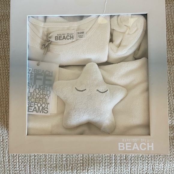 Barefoot Dreams Beach Cozy Terry Onesie Baby Bundle Color is Sea Salt NWT - Picture 7 of 7